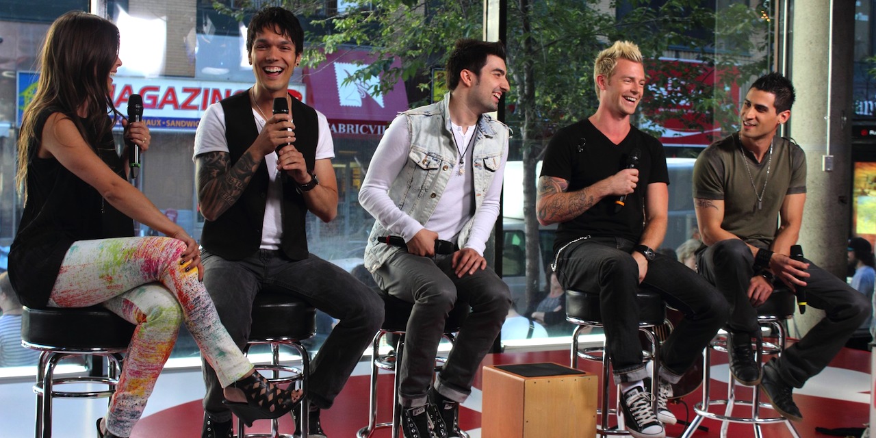 Neverest Instore Performance at Musique Plus