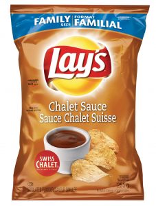 Introducing the Most Canadian Chip Ever! Lay's Chalet Sauce potato chips, available only at participating Swiss Chalet restaurants while quantities last. Available in 255g bags and 40g bags. (CNW Group/PepsiCo Canada)